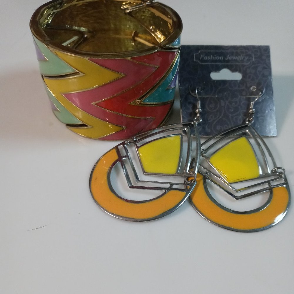 Rock out with this 70s inspired bracelet and earring set